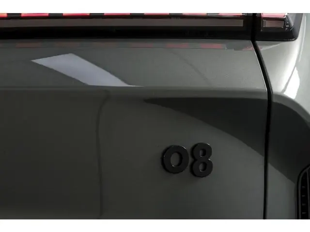 Lynk & Co 08