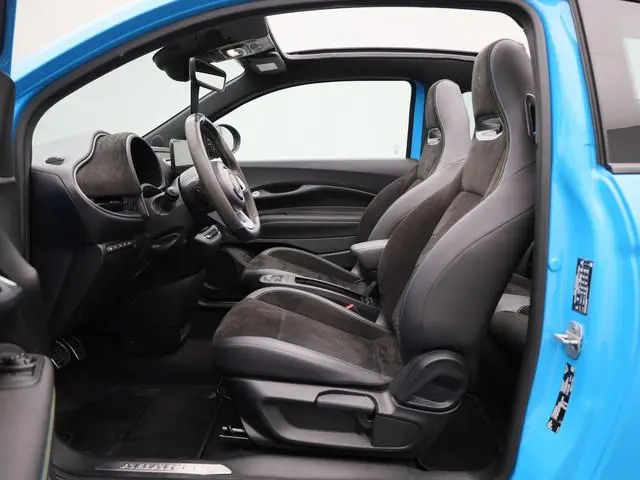 Abarth Fiat 500C Abarth Scorpionissima 42 kWh | Navigatiesysteem | Parkeersensoren voor + achter | C...