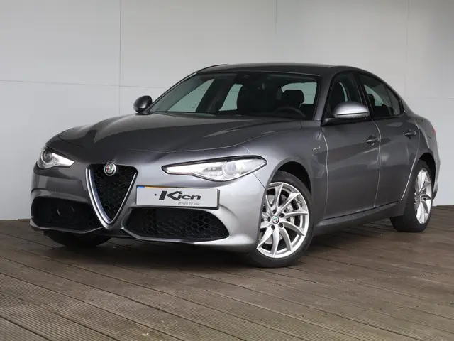 Alfa Romeo Giulia 2.0 T AWD Veloce 280 pk | Originele All Wheel Drive | Veloce Stoelen | Navigatie