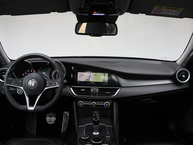 Alfa Romeo Giulia 2.0 T AWD Veloce 280 pk | Originele All Wheel Drive | Veloce Stoelen | Navigatie