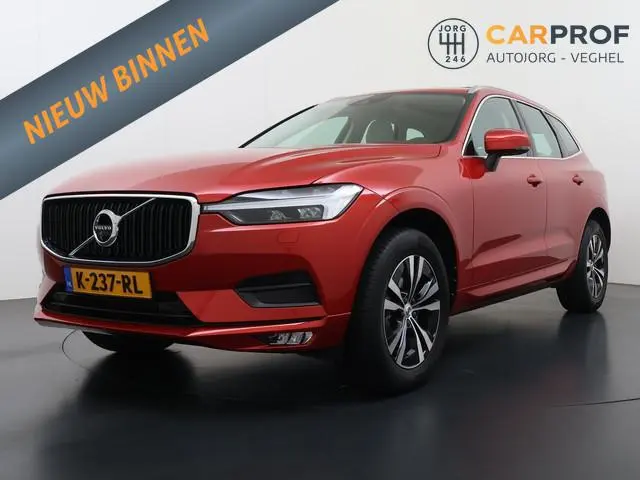 Volvo XC60 2.0 B5 Momentum Exclusive Wegklapbare Trekhaak Panoramadak