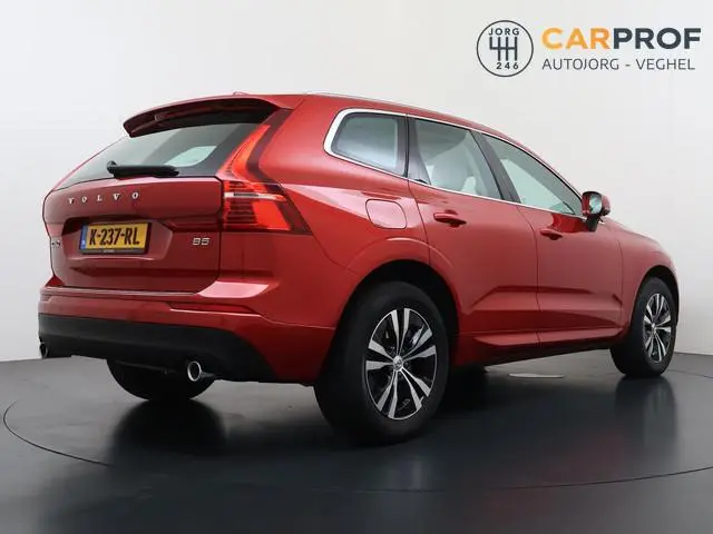 Volvo XC60 2.0 B5 Momentum Exclusive Wegklapbare Trekhaak Panoramadak