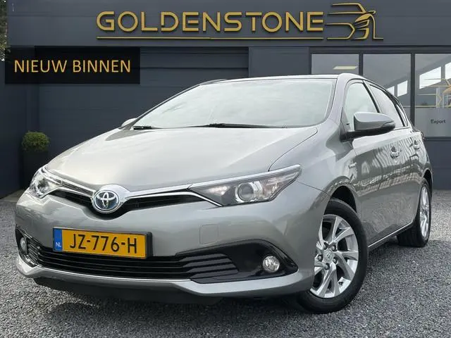 Toyota Auris 1.8 Hybrid Trend ✓Dealer Onderhouden✓2e Eigenaar✓Pano✓Trekhaak✓Camera✓Navi✓Clima✓Cruise...