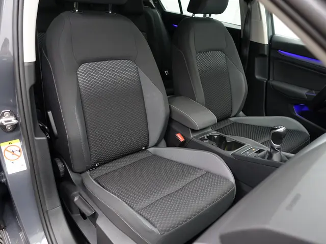 Volkswagen Golf 1.5 TSI 24dkm, Sfeerverlichting, CarPlay, Android Auto, Keyless, Dynamic Select, IQ...