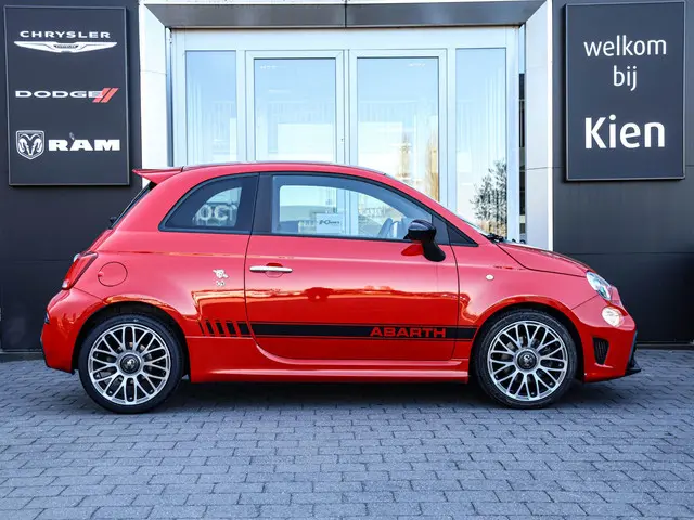 Fiat 500 1.4 T-Jet Abarth 595 | Apple Carplay | Navi | Sportstoelen |