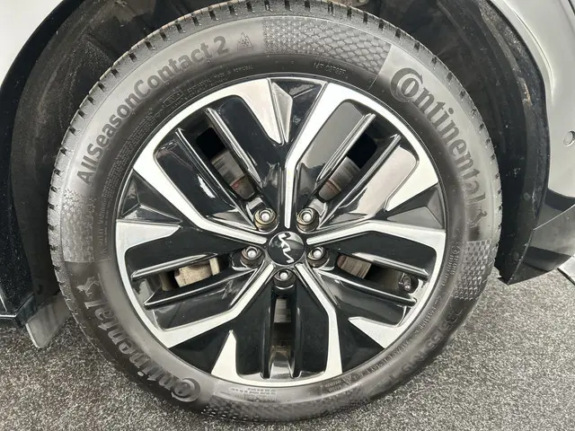 Kia EV6 GT-Line 77.4 kWh Panorama schuif/kanteldak, elektr. bed. stoelen voor, warmtepomp, LMV 19''...