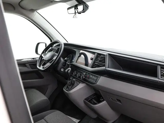 Volkswagen Transporter 2.0 TDI 150pk DSG L1H1 28 Bulli · Apple/Android Car Play · Afneembare Trekhaa...