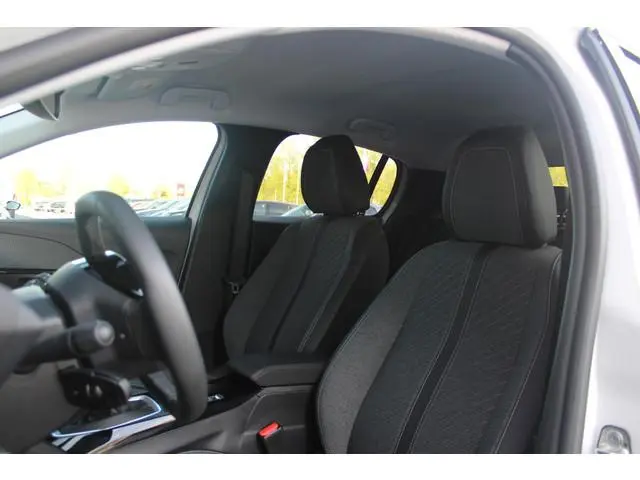 Peugeot 208 1.2 100PK ALLURE | PARKEERSENSOREN VOOR + ACHTER | DRAADLOZE APPLE CARPLAY/ANDROID AUTO...