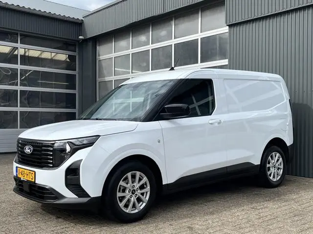 Ford Transit Courier 1.0 EcoBoost Limited Benzine Automaat Airco Cruise controle Trekhaak 1000kg 2-P...