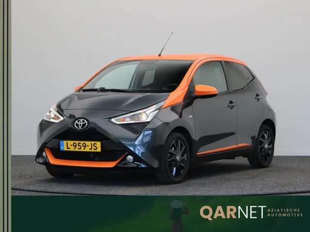 Toyota Aygo 1.0 VVT-i x-JBL | Apple Carplay & Android Auto | Achteruitrijcamera | Climate Control |
