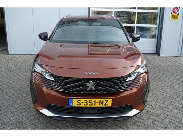 Peugeot 5008 1.2 Allure 130PK | NL-Auto | Trekhaak | Automaat | 7-persoons