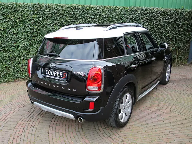MINI Countryman 2.0 Cooper S F60 automaat 1e eig, Pano, A.klep aut, Apple Carplay, 17"