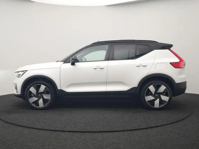 Volvo XC40 Recharge Ultimate 69 kWh 231pk Dealer O.H. | Panodak | Adaptive Cruise | Warmtepomp | 360...