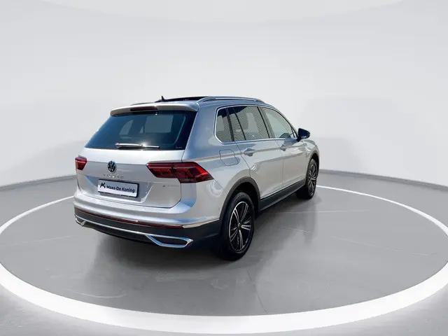 Volkswagen Tiguan 1.4TSIeHybrid 180kW/245PK Elegance DSG · Leder · Panoramadak · 360°Camera + Parkee...