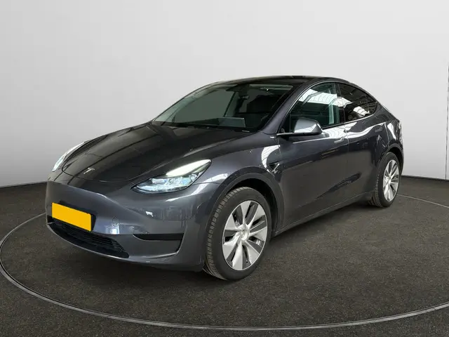 Tesla Model Y RWD 58 kWh SOH 97%, Panoramadak, Auto Pilot, 360 Camera, Stoelverwarming