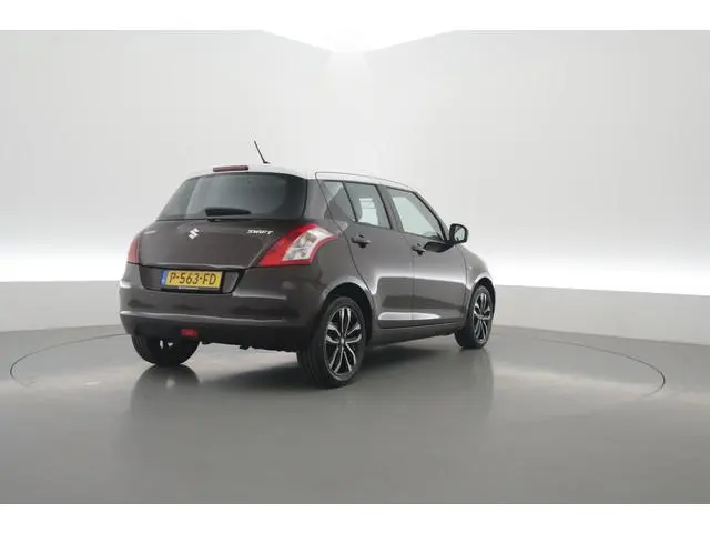 Suzuki Swift 1.2 S-Edition | Rijklaar! | Navi | Cruise Control | PDC A | Airco | Bluetooth | 16'' 