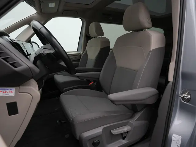 Volkswagen Multivan 6-zits 1.4 eHybrid 218 pk DSG L2H1 | Panoramadak | Trekhaak | Achteruitrijcamera...