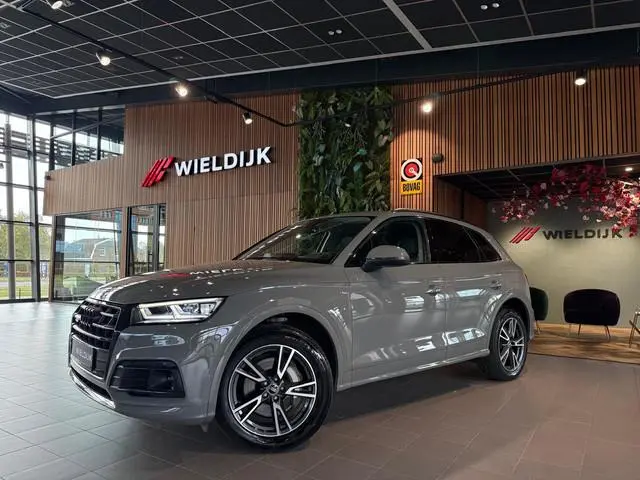 Audi Q5 50 TFSI e quattro S edition Camera SOH 93% Optiek-pakket Titaniumzwart