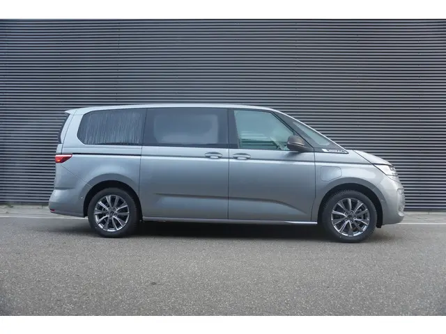 1.5 eHybrid L2 Bulli Edition 4-Motion, IQ Light koplampen, 7-persoons Vis-a-Vis, Navigatie, Trekhaak