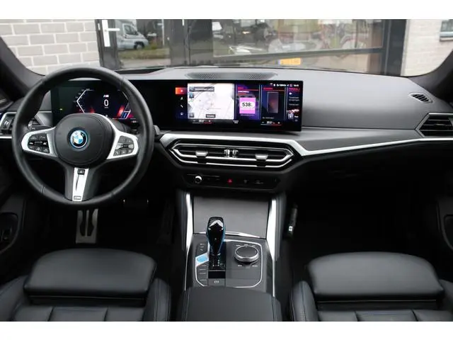 BMW i4 eDrive40 High Executive 84 kWh / Harman Kardon / SOH 94.3% / N.A.P.