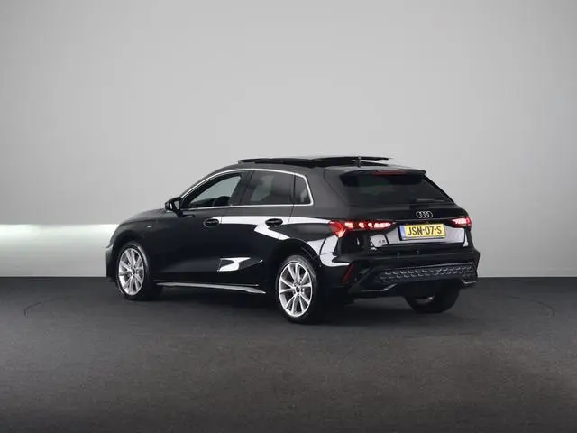 Audi A3 Sportback 40 TFSI e S edition 204pk | Panoramadak | 17 inch lichtmetalen velgen | Sonos Audi...