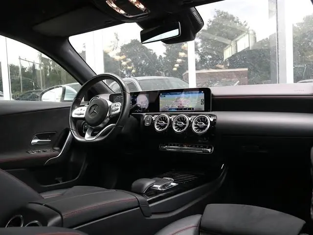 Mercedes-Benz A 200 AMG Line Sfeerverlichting | Widescreen