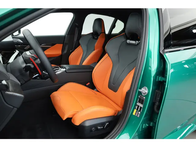 BMW 5-serie M5 727pk | Ultimate Pack | Keramisch | Carbon | Driving Assistant Pro. | B&W