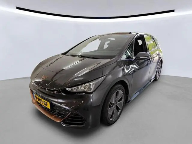 Cupra Born Essential 62 kWh | ..,..% SOH | Led | PDC | Media