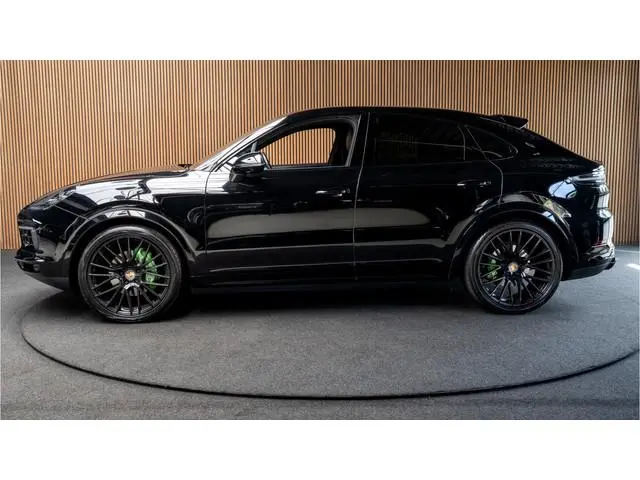 Porsche Cayenne Coupé 3.0 Pano Sportchrono 360 Luchtvering Leer Navi ACC 22'' LM velgen Memory seats...