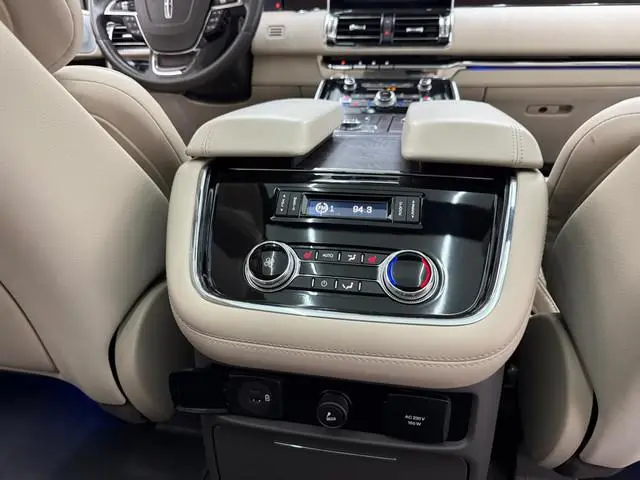 Lincoln Navigator