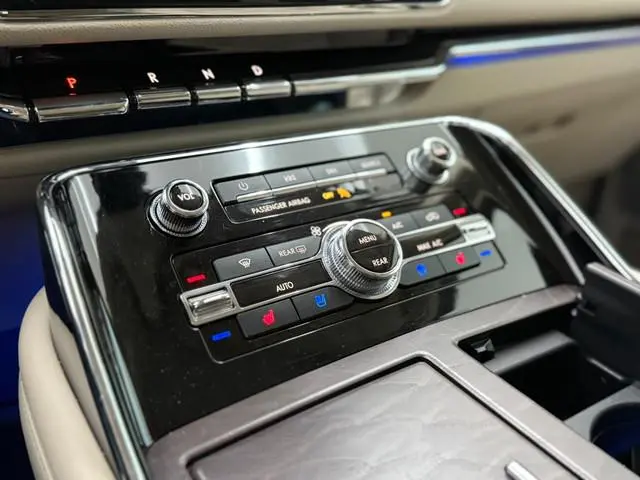 Lincoln Navigator