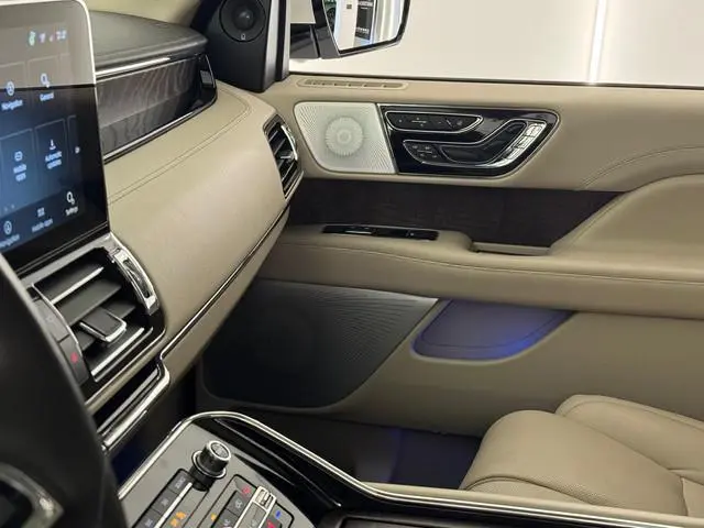 Lincoln Navigator
