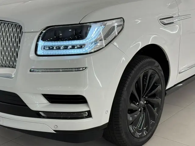 Lincoln Navigator