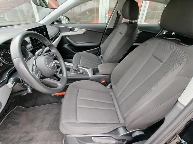 Audi A4 Limousine 35 TFSI Pro Line / Carplay / 17'' LM / LED / Sensoren V+A