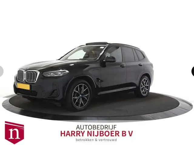 BMW X3 xDrive30e M Sport Panoramadak / Leder / 19 "lm velg  /  Camera