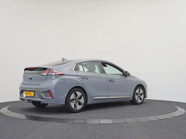 Hyundai IONIQ 1.6 GDi Comfort Plus | Adaptief | Trekhaak | All-seasonbanden