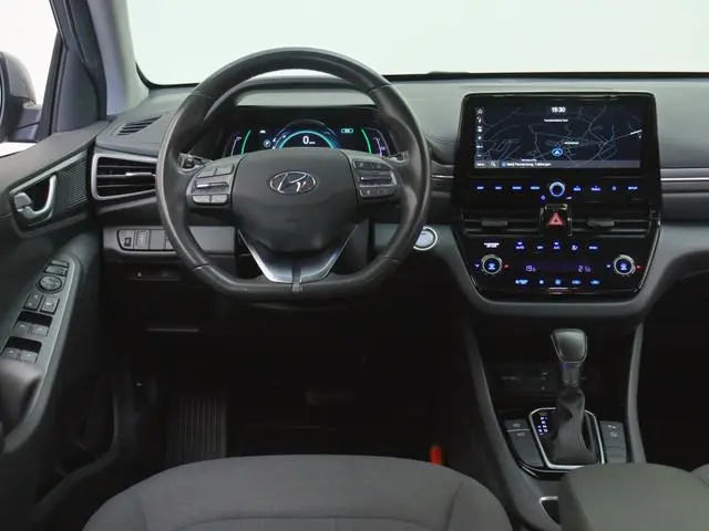 Hyundai IONIQ 1.6 GDi Comfort Plus | Adaptief | Trekhaak | All-seasonbanden