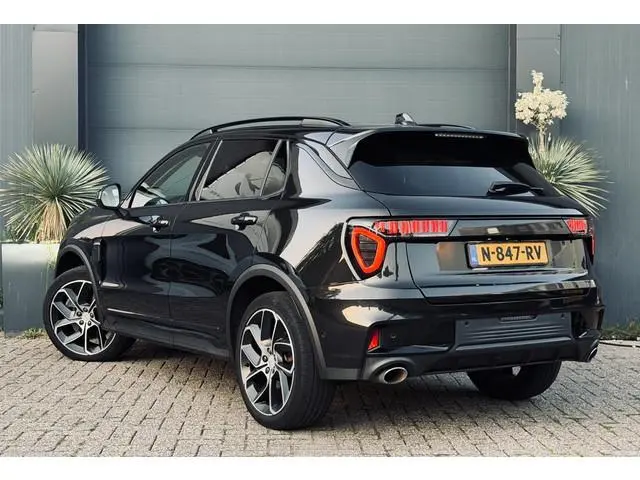 Lynk & Co 01