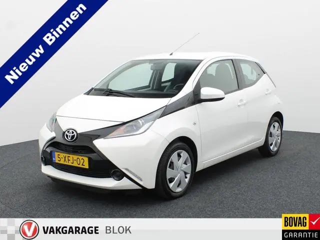 Toyota Aygo 1.0 VVT-i x-play | Camera | Airco | Dealer onderhouden | Prijs Rijklaar!!