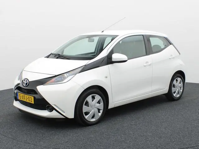 Toyota Aygo 1.0 VVT-i x-play | Camera | Airco | Dealer onderhouden | Prijs Rijklaar!!