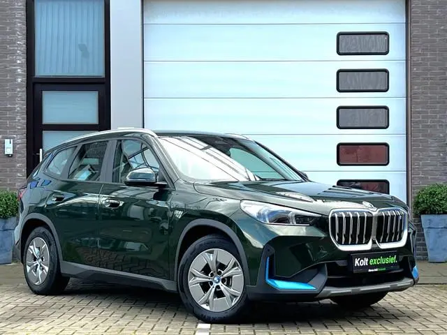 BMW iX1 xDrive30 Launch Edition 67 kWh 313 PK / Automaat / Airco / Apple CarPlay / Navigatie / 360 C...