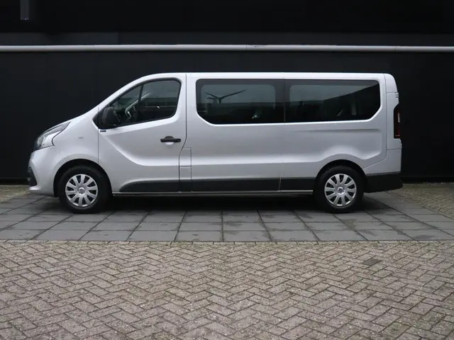Renault Trafic Passenger 1.6 dCi Grand Authentique Energy | 9 PERS. | CRUISE | AIRCO | BLEUTOOTH |