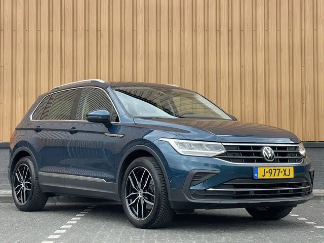 Volkswagen Tiguan 1.5 TSI Life Business | Massagestoelen | Digitaal Dashboard | Apple Carplay | Stoe...