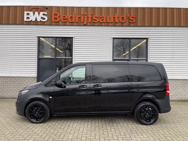 Mercedes-Benz Vito 116 CDI automaat rolstoelbus / speciaal gebouwd voor rolstoel bestuurder / € 27.950 marge / zwart metallic / lift / hand gas en rem / airco / cruise control / euro 6 diesel