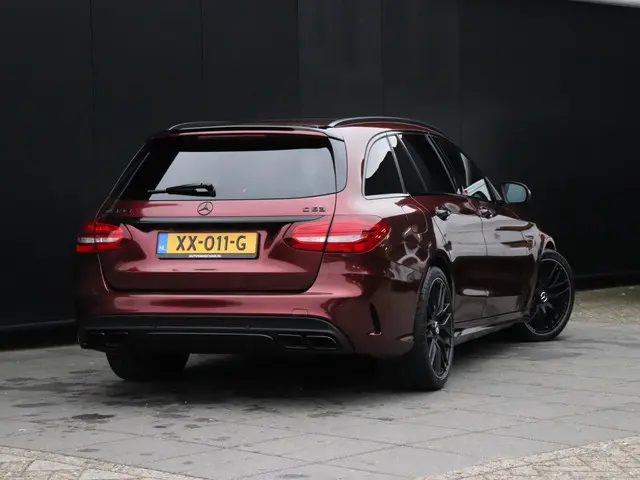 Mercedes-Benz C-klasse Estate AMG 63 | SCHAALSTOELEN | LEDER | PANO-DAK | BURMESTER | HEAD-UP | CRUI...