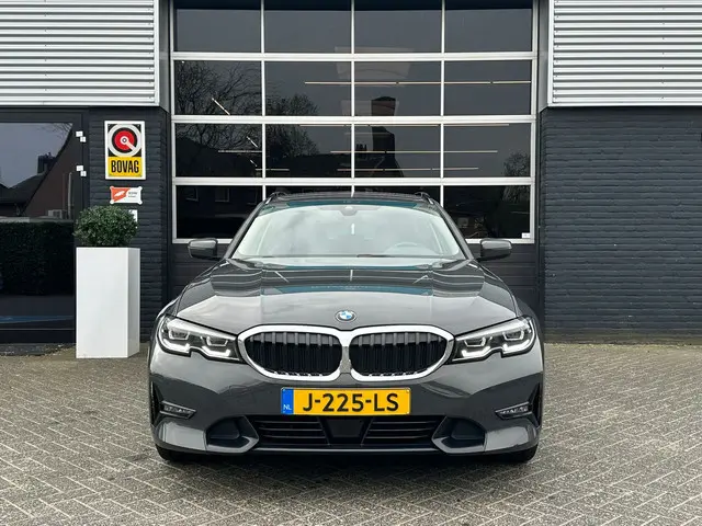 BMW 3-serie Touring 320i High Executive, Automaat, Leder, Virtual Cockpit, Cruise, Memory, NAP