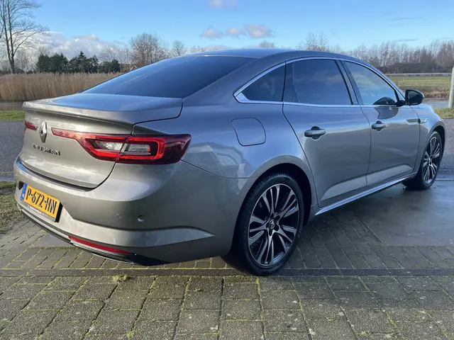Renault Talisman 1.6 TCe 200 PK Initiale Paris / Camera / Leder / Bose / Stoelverw + Stoelverk. / 19'' LMV /