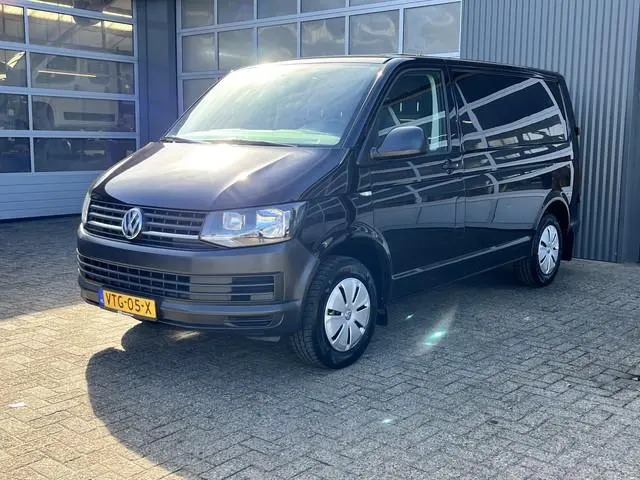 Volkswagen Transporter 2.0 TDI L1H1 Airco Trekhaak 2200kg trekgewicht Kastinrichting 3-Persoons Tele...
