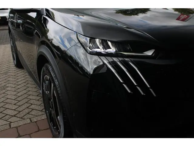 Peugeot e-3008