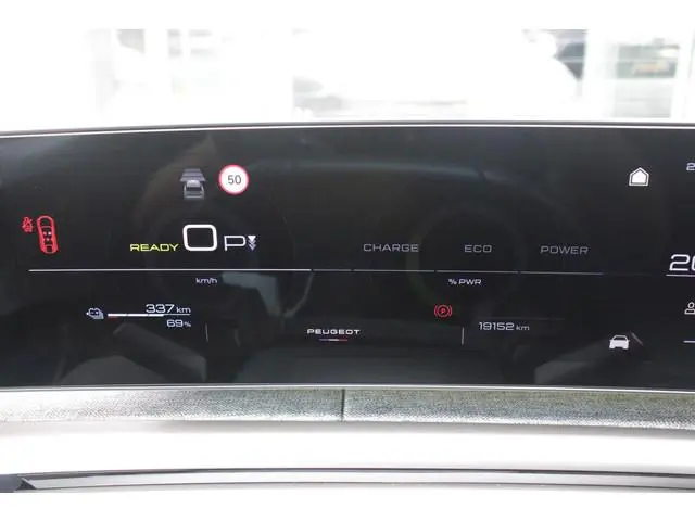 Peugeot e-3008